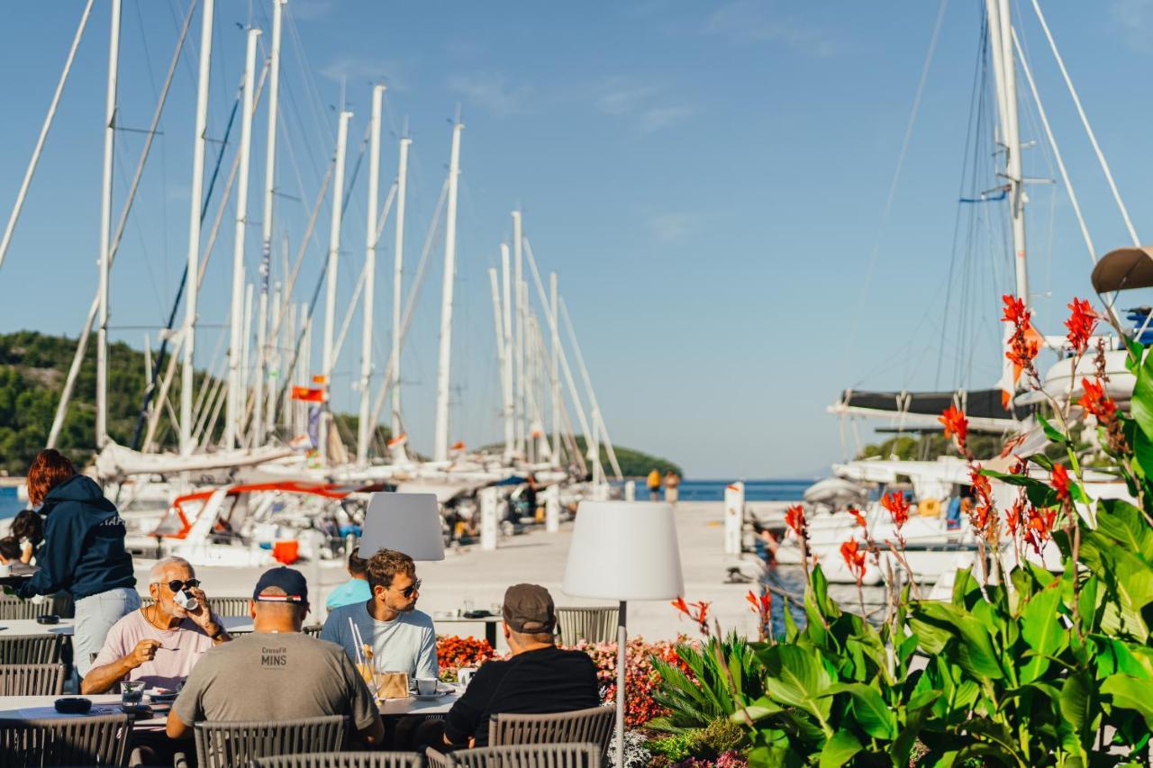 Apartments Vala Vela Luka Buitenkant foto