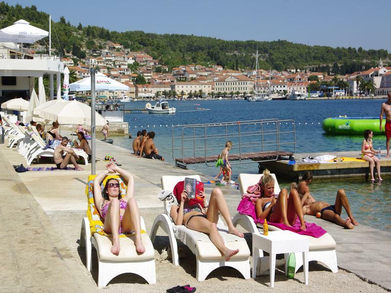 Apartments Vala Vela Luka Buitenkant foto
